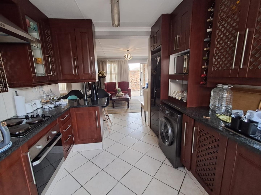 3 Bedroom Property for Sale in New Market Gauteng