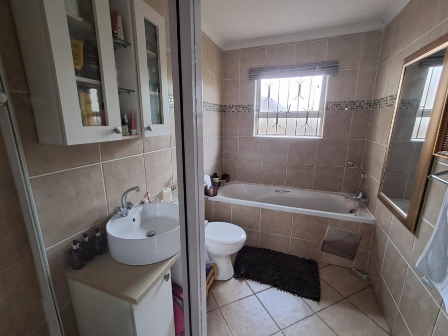 3 Bedroom Property for Sale in New Market Gauteng