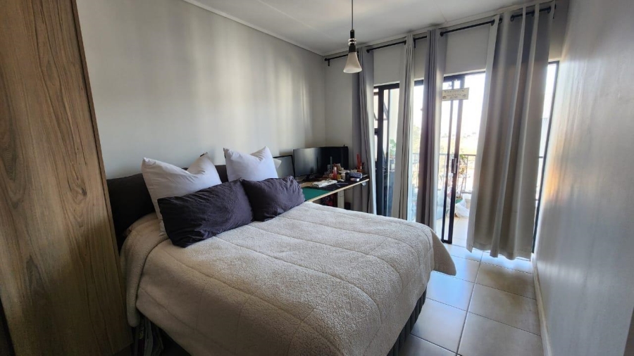 2 Bedroom Property for Sale in Mulbarton Gauteng