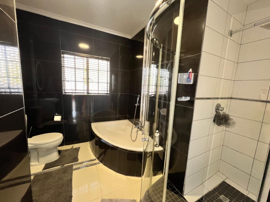 3 Bedroom Property for Sale in Brackenhurst Gauteng