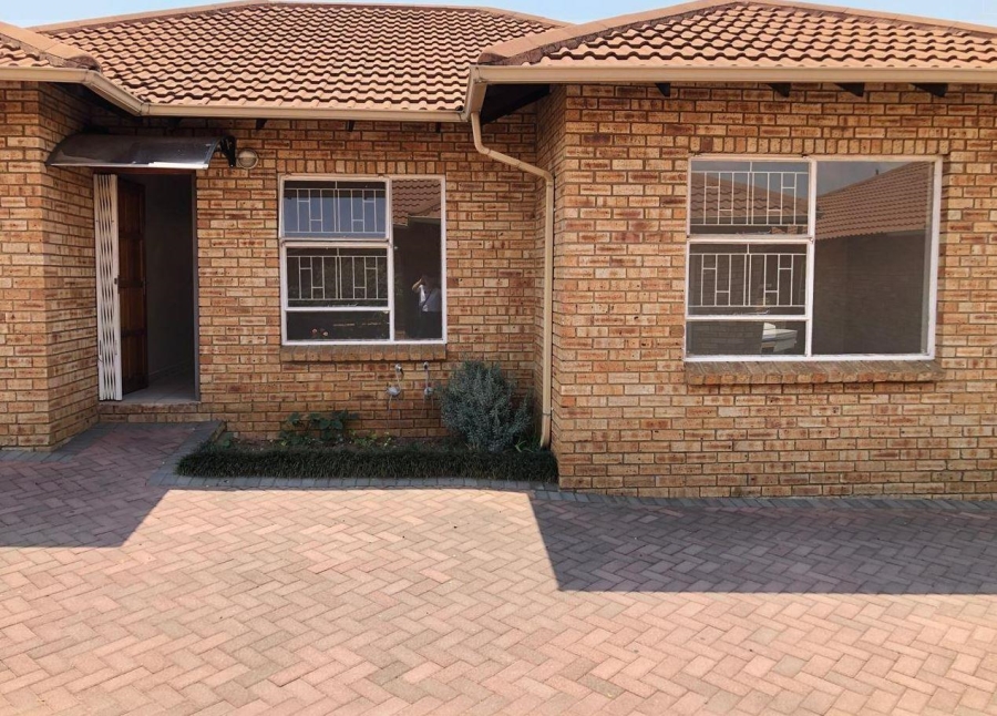 3 Bedroom Property for Sale in New Redruth Gauteng