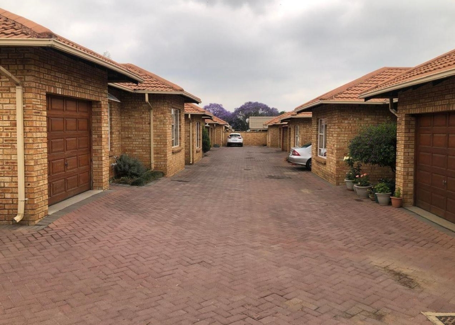 3 Bedroom Property for Sale in New Redruth Gauteng