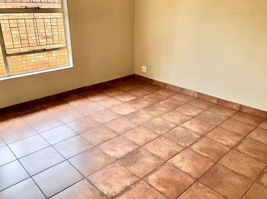 3 Bedroom Property for Sale in New Redruth Gauteng