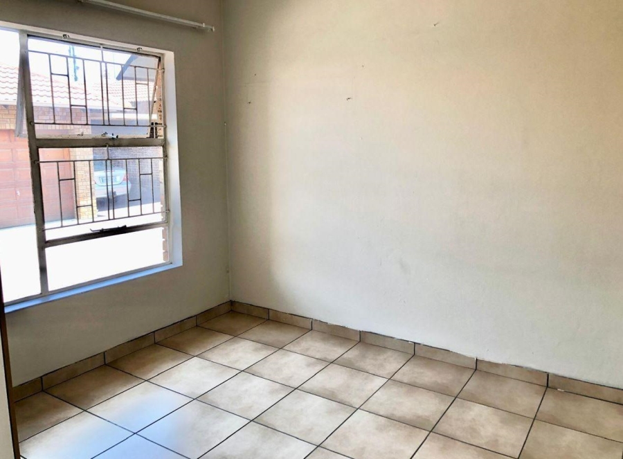 3 Bedroom Property for Sale in New Redruth Gauteng