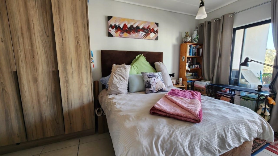 2 Bedroom Property for Sale in Mulbarton Gauteng