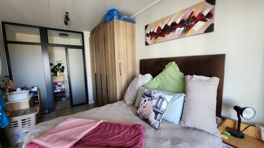 2 Bedroom Property for Sale in Mulbarton Gauteng