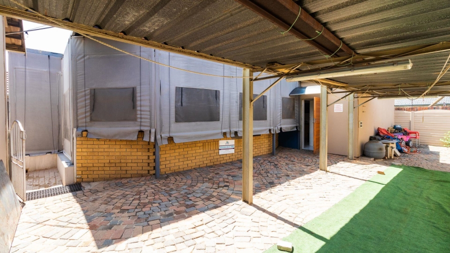 4 Bedroom Property for Sale in Rynsoord Gauteng