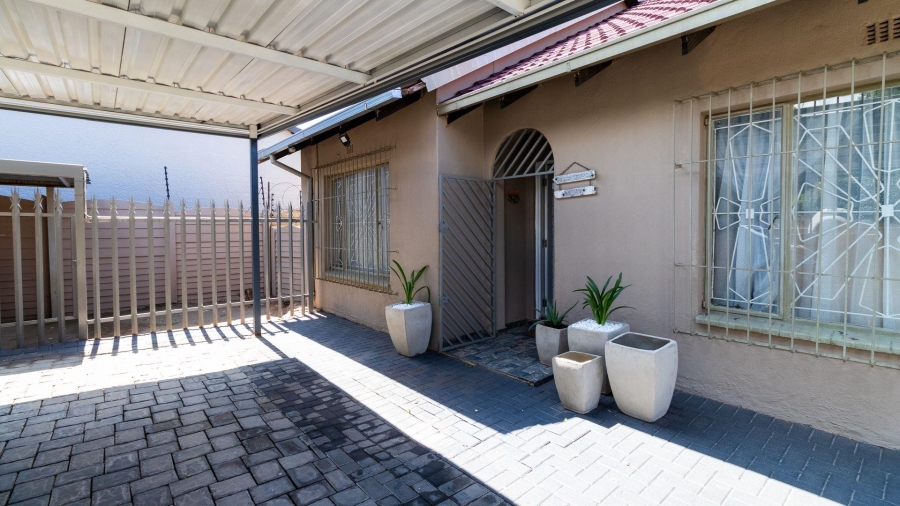 4 Bedroom Property for Sale in Rynsoord Gauteng