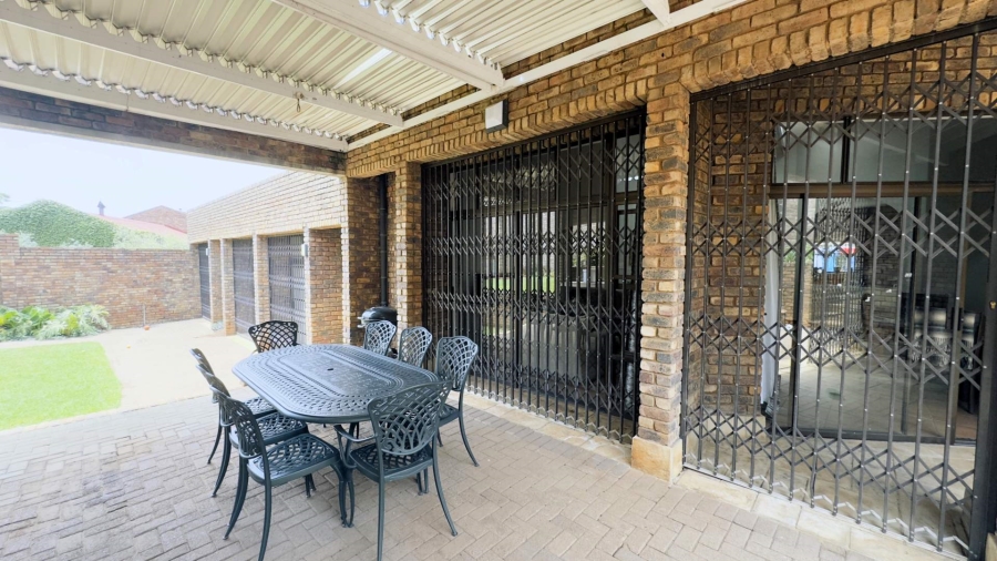 3 Bedroom Property for Sale in Waterkloof Ridge Gauteng