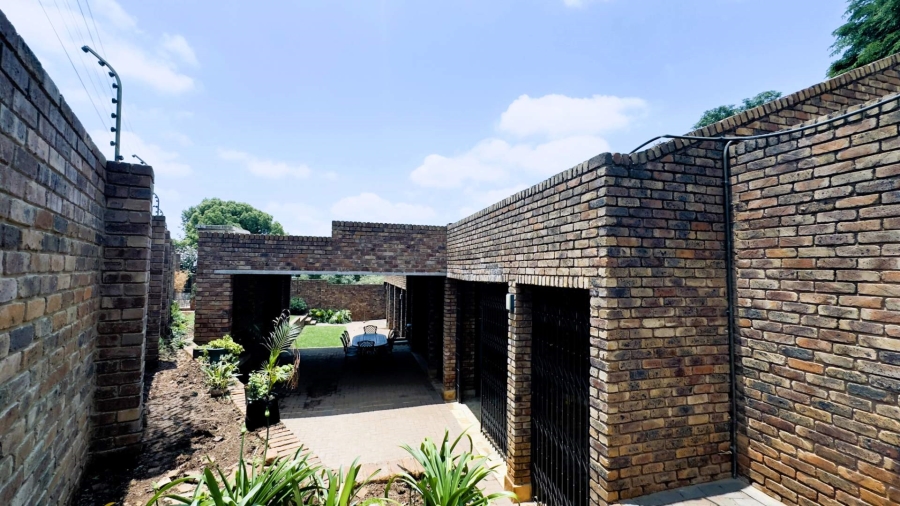 3 Bedroom Property for Sale in Waterkloof Ridge Gauteng