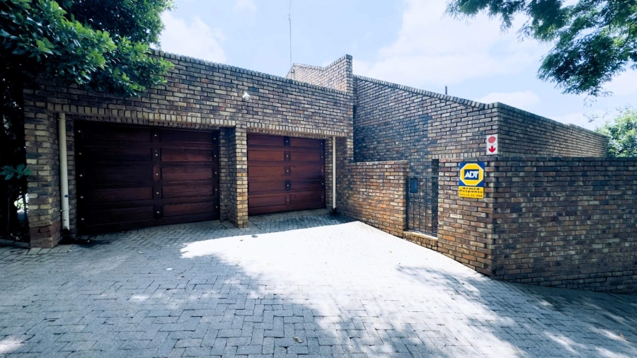 3 Bedroom Property for Sale in Waterkloof Ridge Gauteng