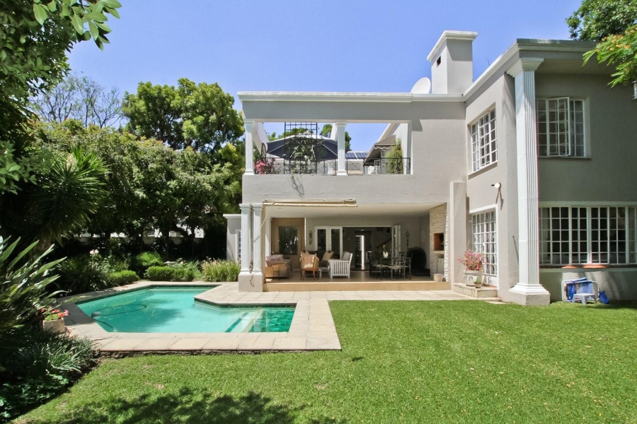 4 Bedroom Property for Sale in Hurlingham Manor Gauteng