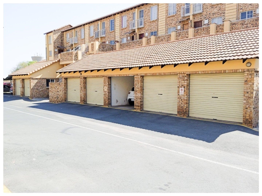 2 Bedroom Property for Sale in Carlswald Gauteng