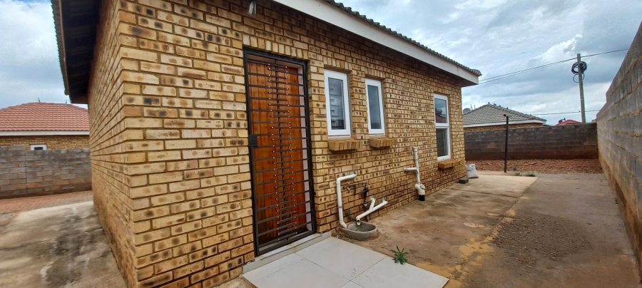 2 Bedroom Property for Sale in Lehae Gauteng