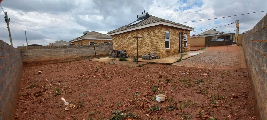 2 Bedroom Property for Sale in Lehae Gauteng