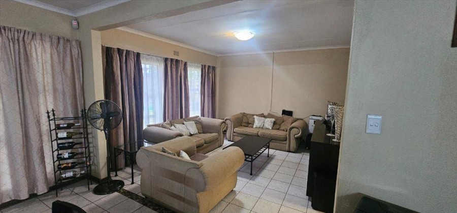 4 Bedroom Property for Sale in Van Riebeeck Park Gauteng