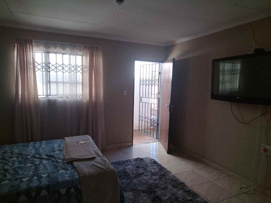 5 Bedroom Property for Sale in Mabopane Gauteng