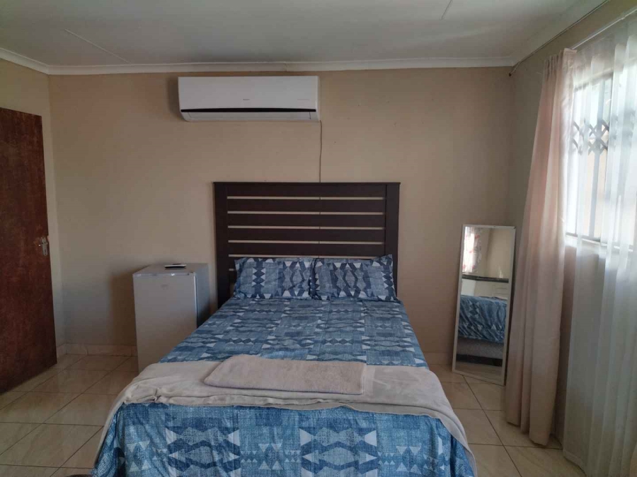 5 Bedroom Property for Sale in Mabopane Gauteng