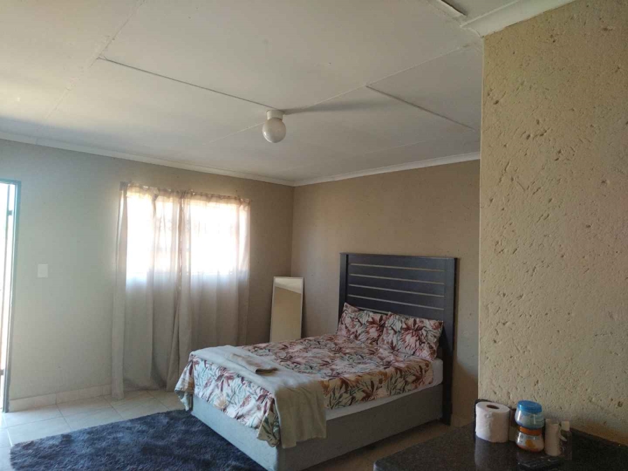 5 Bedroom Property for Sale in Mabopane Gauteng