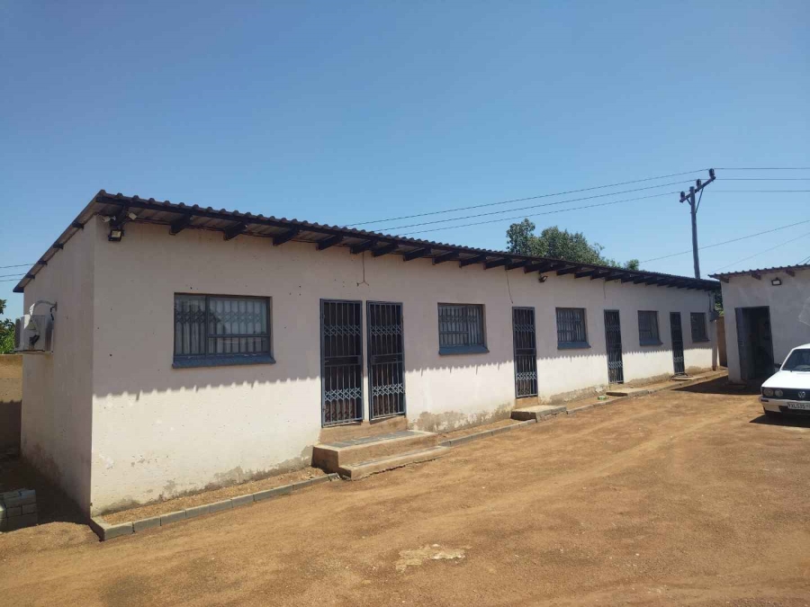 5 Bedroom Property for Sale in Mabopane Gauteng