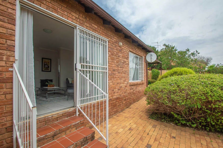 2 Bedroom Property for Sale in Honeydew Ridge Gauteng