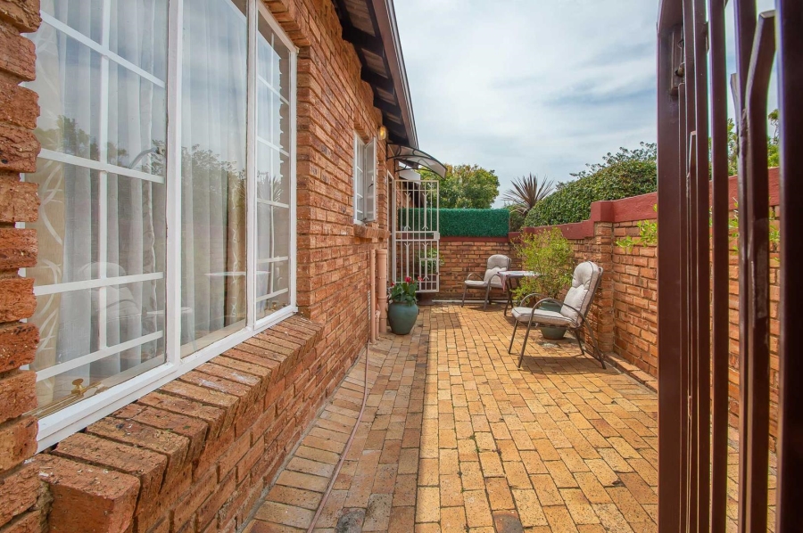 2 Bedroom Property for Sale in Honeydew Ridge Gauteng