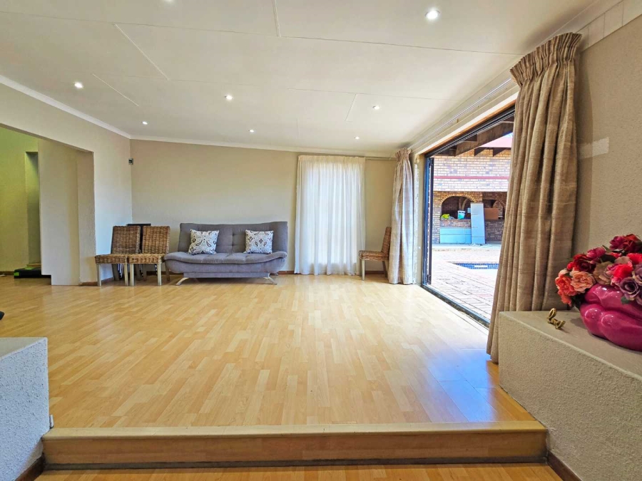 3 Bedroom Property for Sale in Brackenhurst Gauteng