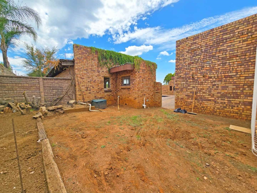 3 Bedroom Property for Sale in Brackenhurst Gauteng