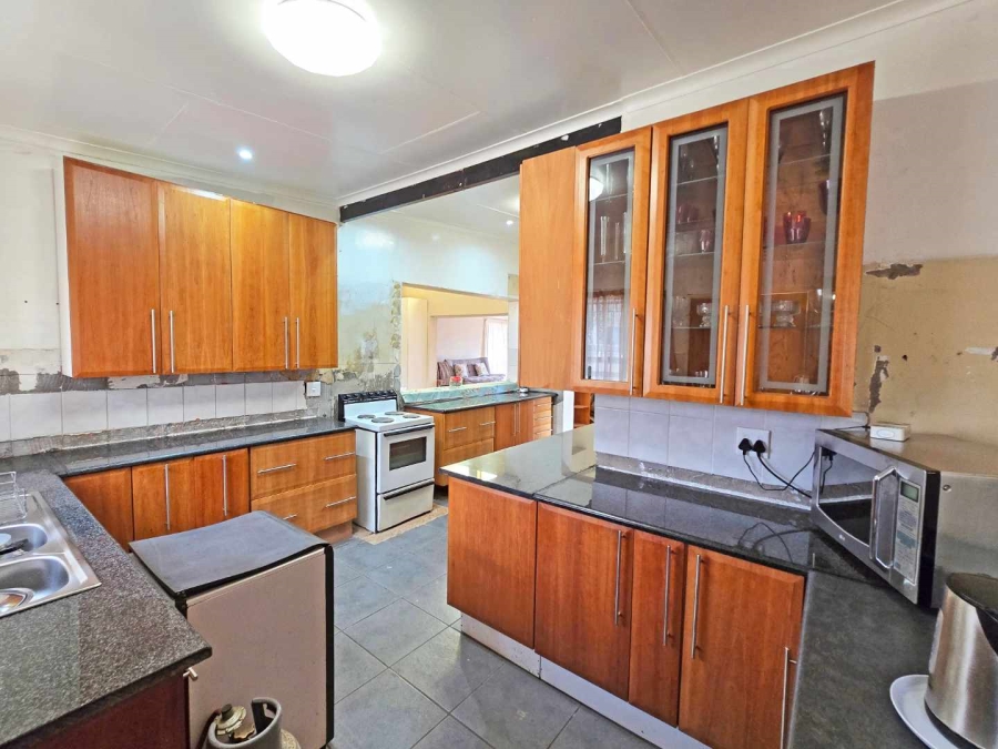 3 Bedroom Property for Sale in Brackenhurst Gauteng