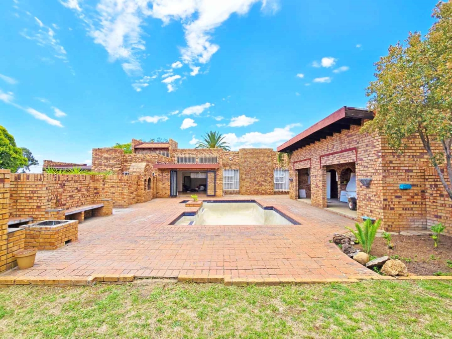 3 Bedroom Property for Sale in Brackenhurst Gauteng