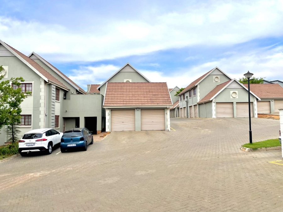 1 Bedroom Property for Sale in Boardwalk Gauteng