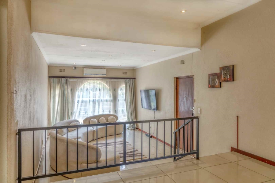 To Let 3 Bedroom Property for Rent in Oakdene Gauteng