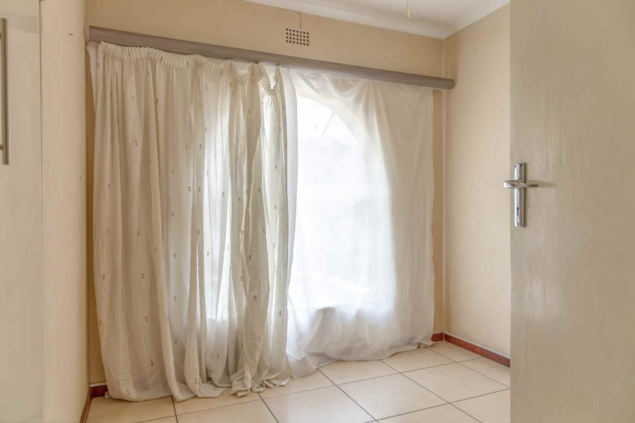 To Let 3 Bedroom Property for Rent in Oakdene Gauteng