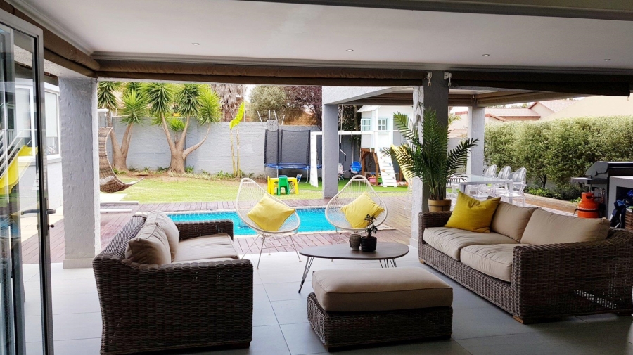 4 Bedroom Property for Sale in Hurlingham Manor Gauteng