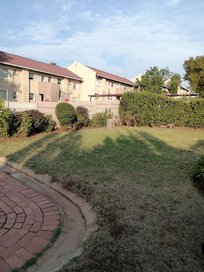 To Let 2 Bedroom Property for Rent in Vorna Valley Gauteng