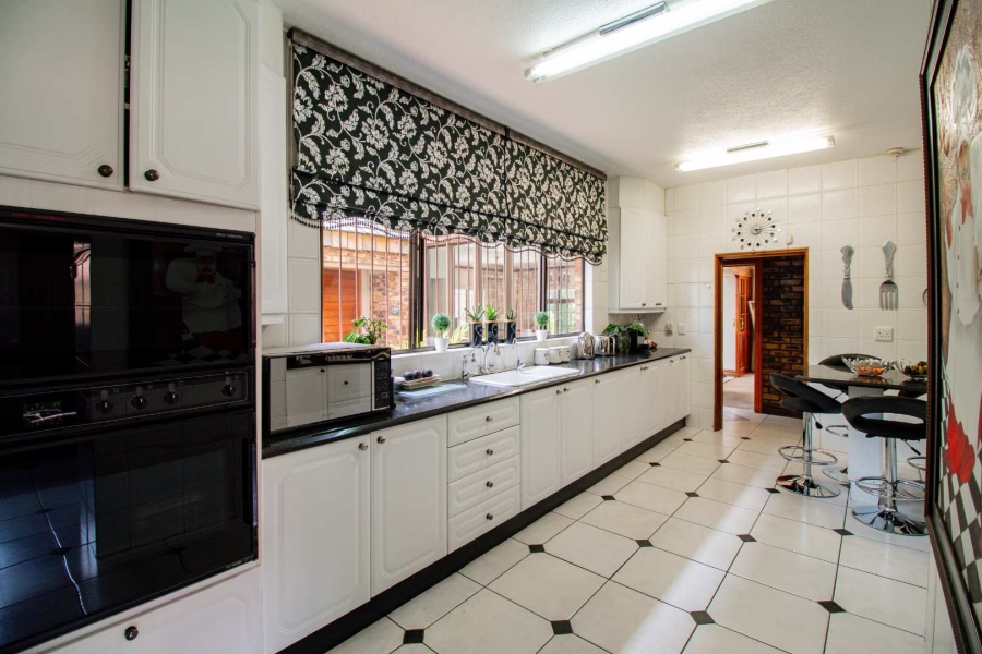 5 Bedroom Property for Sale in Alphen Park Gauteng