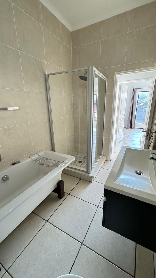 1 Bedroom Property for Sale in Greenstone Hill Gauteng