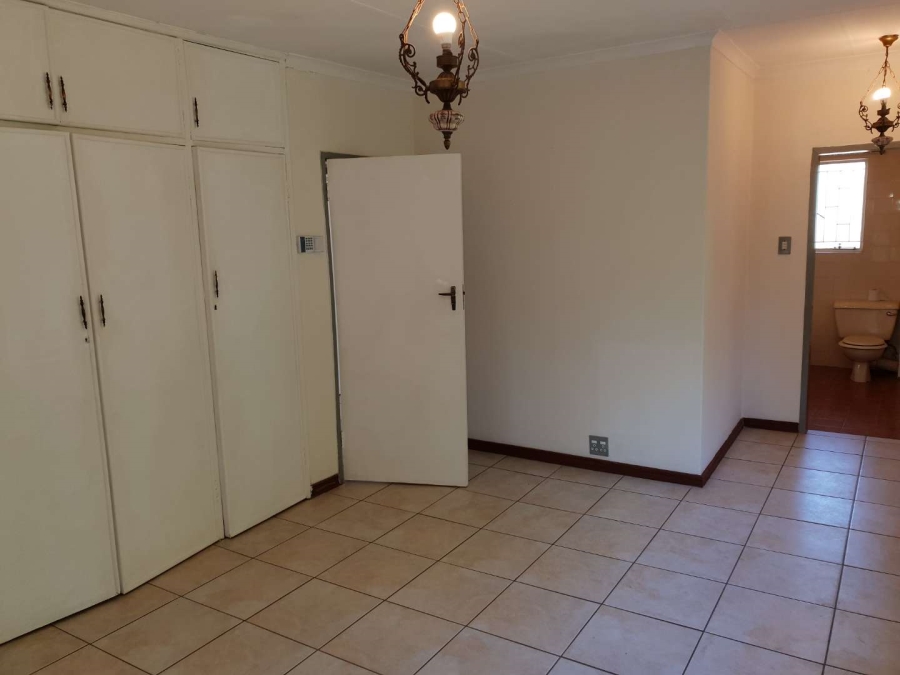 To Let 3 Bedroom Property for Rent in Maroelana Gauteng