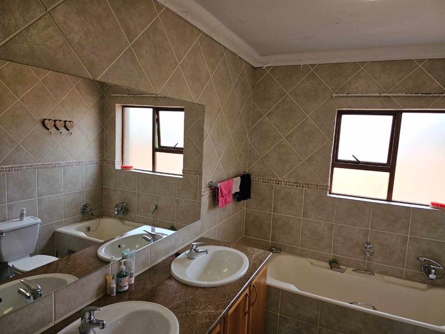 To Let 3 Bedroom Property for Rent in Six Fountains Residential Estate Gauteng