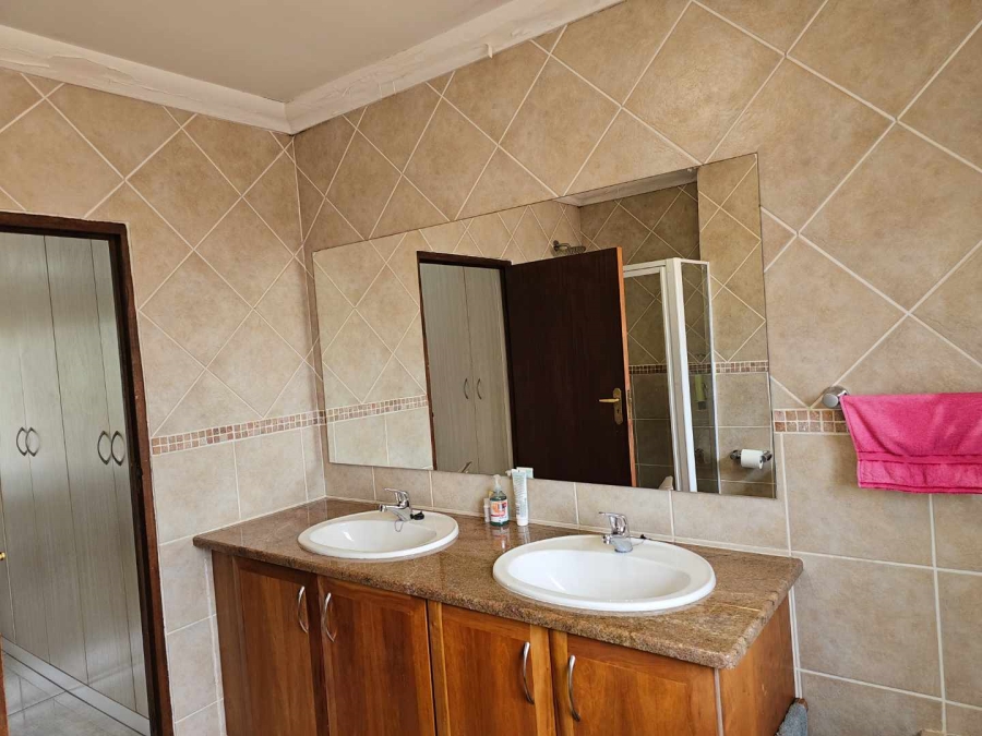 To Let 3 Bedroom Property for Rent in Six Fountains Residential Estate Gauteng