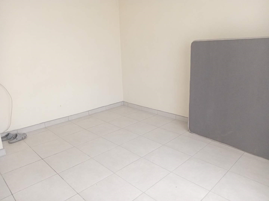 To Let 2 Bedroom Property for Rent in Noordwyk Gauteng