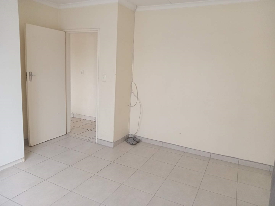 To Let 2 Bedroom Property for Rent in Noordwyk Gauteng