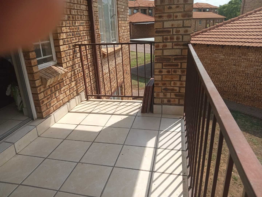 To Let 2 Bedroom Property for Rent in Noordwyk Gauteng