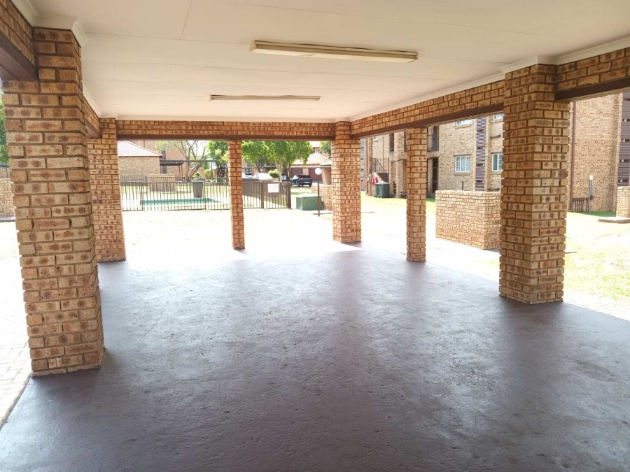 To Let 2 Bedroom Property for Rent in Noordwyk Gauteng