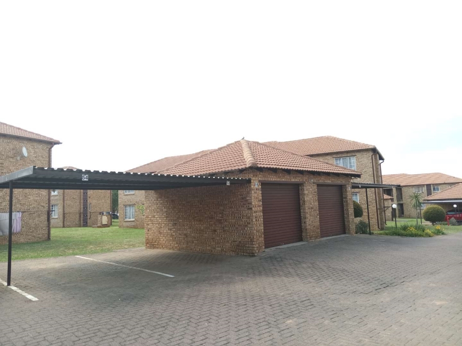 To Let 2 Bedroom Property for Rent in Noordwyk Gauteng