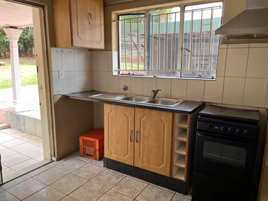 To Let 3 Bedroom Property for Rent in Weltevreden Park Gauteng