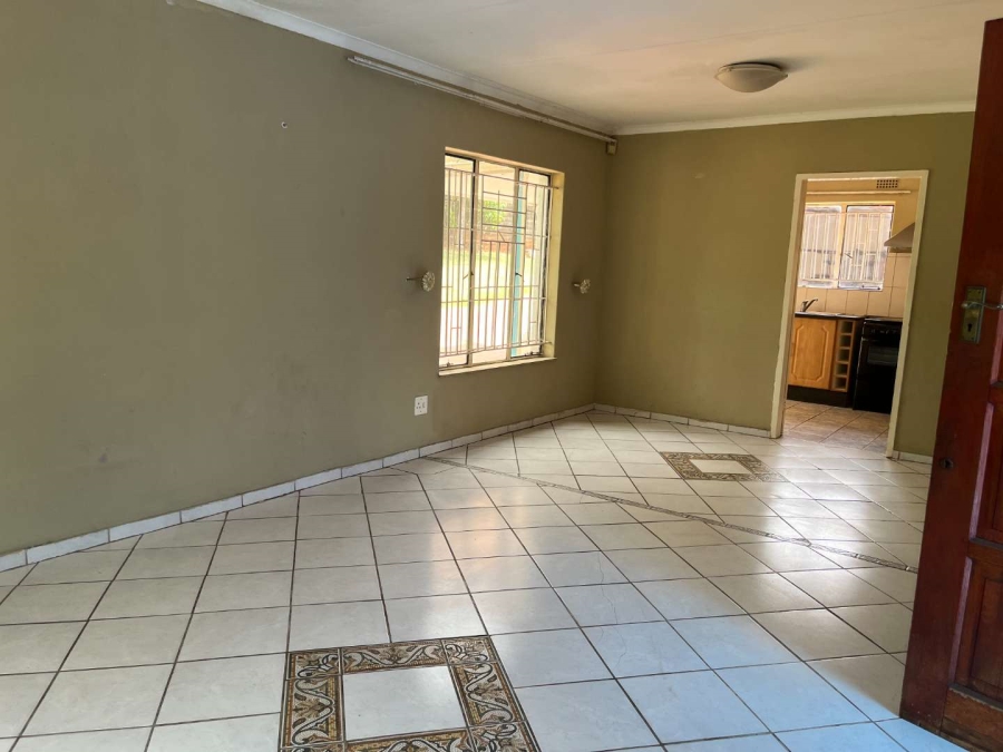 To Let 3 Bedroom Property for Rent in Weltevreden Park Gauteng