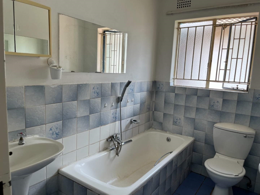 To Let 3 Bedroom Property for Rent in Weltevreden Park Gauteng