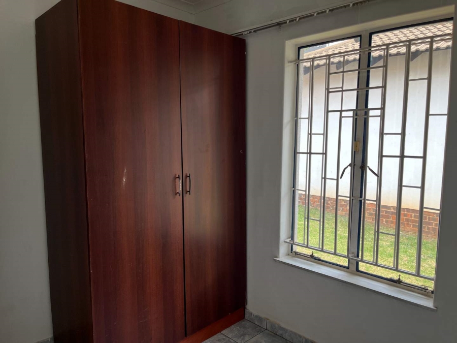 To Let 3 Bedroom Property for Rent in Weltevreden Park Gauteng