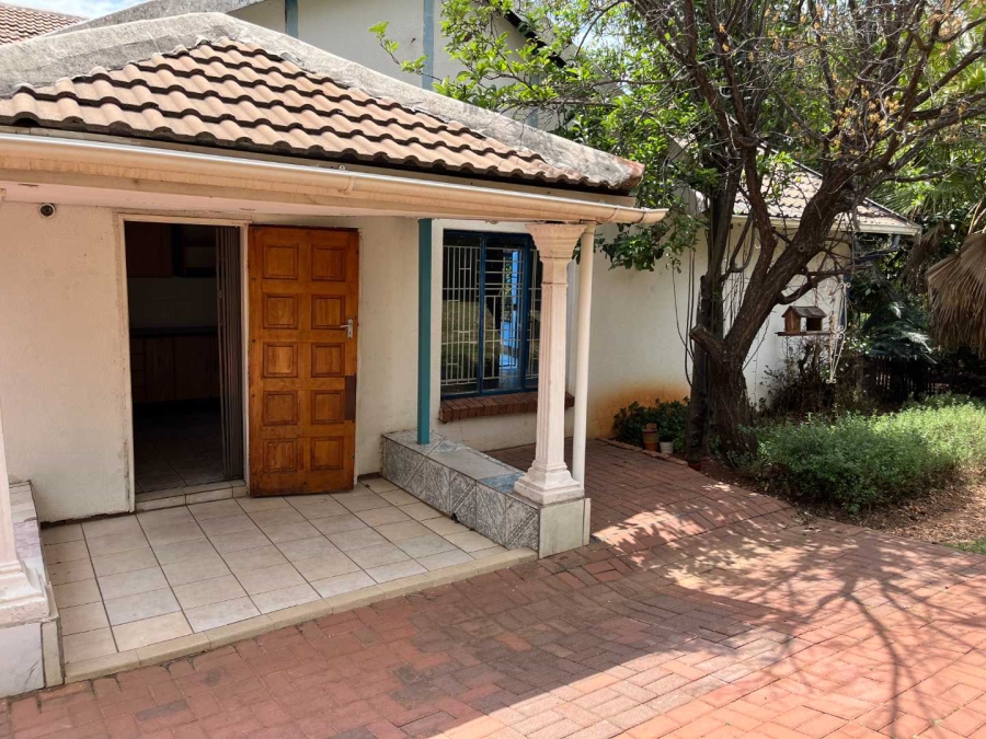 To Let 3 Bedroom Property for Rent in Weltevreden Park Gauteng